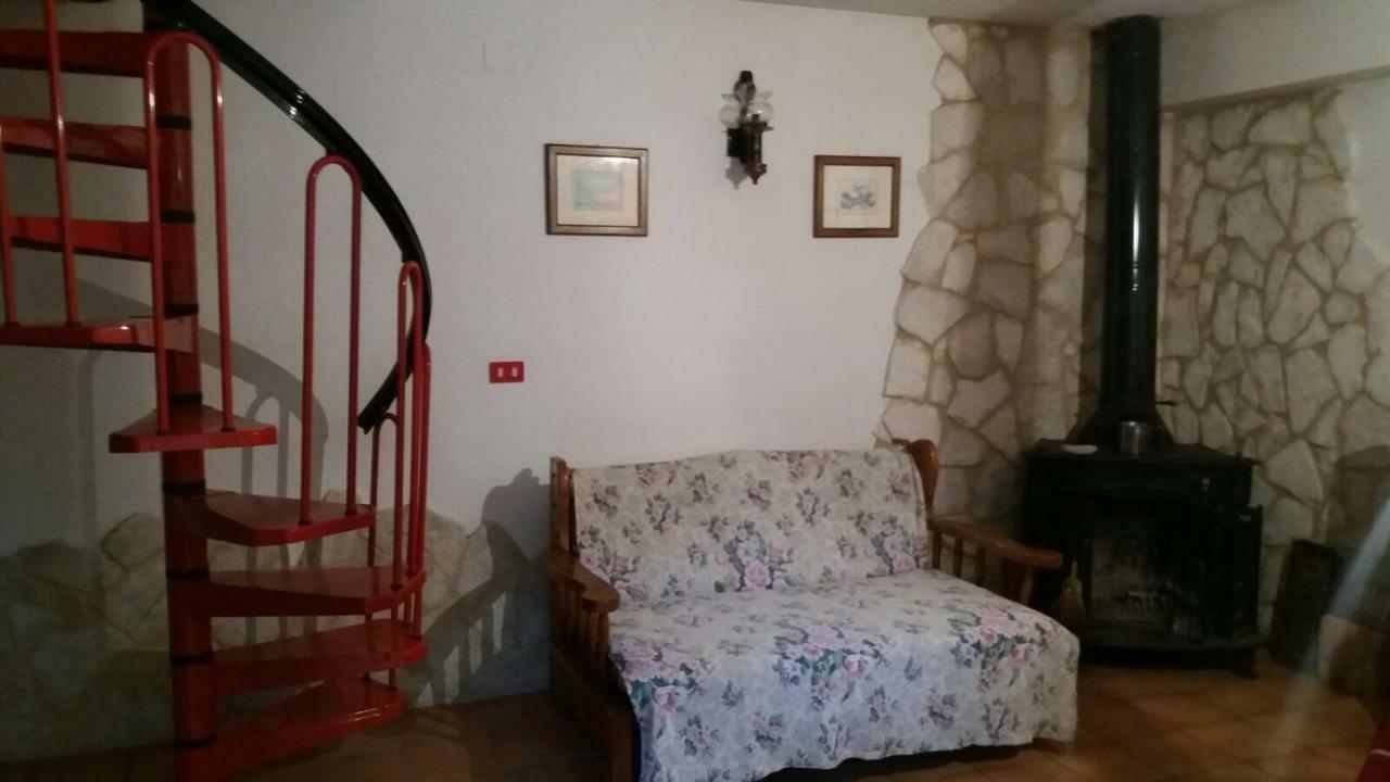 הוילה פסקאסרולי Casa Con Giardino מראה חיצוני תמונה